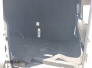 ✅ 2023 Ford Transit Cargo • VIN: 1FTBR1X8XPKB16014 • Lot: 42601687. Wystawiony na IAAI z przebiegiem 75 275 mil. Bezpłatny archiwum sprzedaży aukcyjnych z USA i szczegółowy raport historii pojazdu na DreamBid. Zdjęcie 8.