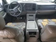 ✅ 2002 Chevrolet Suburban LS • VIN: 3GNEC16Z42G343960 • Lot: 88970245. Wystawiony na Copart z przebiegiem 284 632 mil. Bezpłatny archiwum sprzedaży aukcyjnych z USA i szczegółowy raport historii pojazdu na DreamBid. Zdjęcie 8.