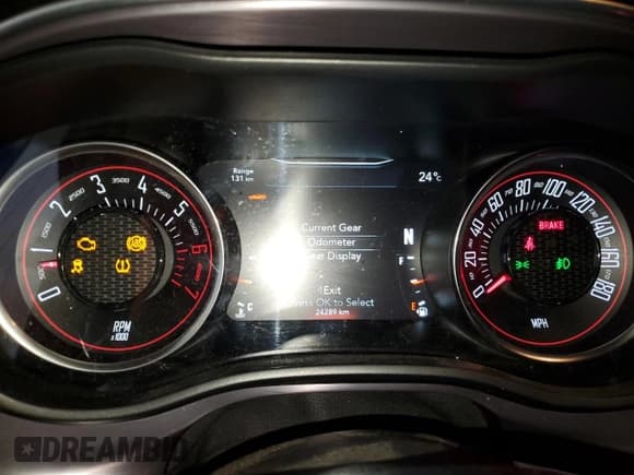 ✅ 2017 Dodge Challenger T/A 392 • VIN: 2C3CDZFJ3HH618009 • Lot: 60612944. Wystawiony na Copart z przebiegiem 24 289 mil. Bezpłatny archiwum sprzedaży aukcyjnych z USA i szczegółowy raport historii pojazdu na DreamBid. Zdjęcie 9.