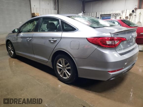 ✅ 2015 Hyundai Sonata SE • VIN: 5NPE24AF5FH181473 • Лот: 72690002. Опубликован ранее на Copart с пробегом 85 306 миль. Бесплатный доступ к архиву аукционных продаж из США и подробный отчёт об истории автомобиля на DreamBid. Изображение 2.