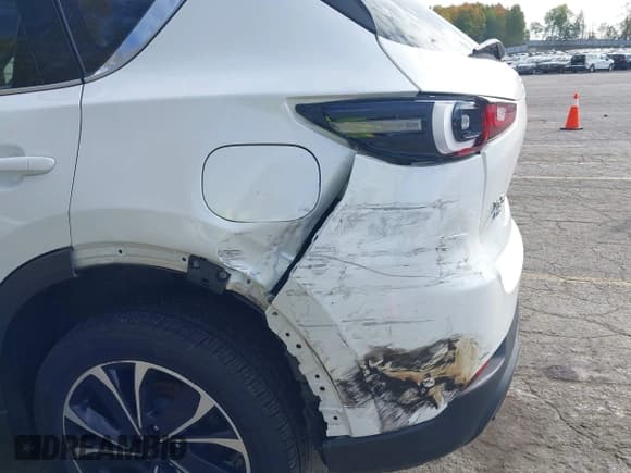 ✅ 2022 Mazda CX-5 S Premium Plus • VIN: JM3KFBEM9N0527760 • Lot: 43428530. Wystawiony na IAAI z przebiegiem 82 053 mil. Bezpłatny archiwum sprzedaży aukcyjnych z USA i szczegółowy raport historii pojazdu na DreamBid. Zdjęcie 17.