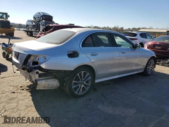 ✅ 2018 Mercedes-Benz E 400 • VIN: WDDZF6GB3JA443163 • Lot: 87674905. Listed on Copart with 31,667 mi. Free auction sales archive from the USA and detailed vehicle history report at DreamBid. Image 3.