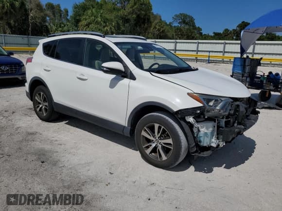 ✅ 2018 Toyota RAV4 XLE • VIN: JTMWFREV2JD132639 • Lot: 60962325. Wystawiony na Copart z przebiegiem 42 556 mil. Bezpłatny archiwum sprzedaży aukcyjnych z USA i szczegółowy raport historii pojazdu na DreamBid. Zdjęcie 4.