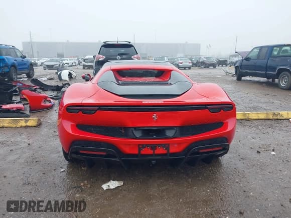 ✅ 2024 Ferrari 296 • VIN: ZFF01SMA0R0306142 • Lot: 41459167. Wystawiony na IAAI z przebiegiem Nie podano. Bezpłatny archiwum sprzedaży aukcyjnych z USA i szczegółowy raport historii pojazdu na DreamBid. Zdjęcie 17.