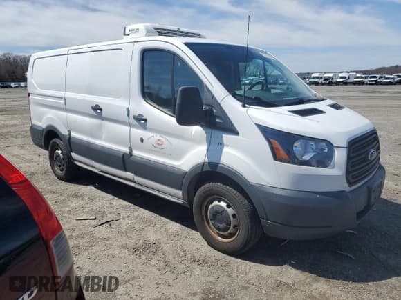 ✅ 2017 Ford Transit • VIN: 1FTYR1ZM5HKB30604 • Lot: 55535775. Wystawiony na Copart z przebiegiem 230 193 mil. Bezpłatny archiwum sprzedaży aukcyjnych z USA i szczegółowy raport historii pojazdu na DreamBid. Zdjęcie 4.