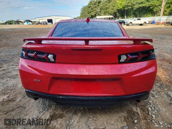 ✅ 2016 Chevrolet Camaro 2SS • VIN: 1G1FH1R70G0193567 • Lot: 81932965. Wystawiony na Copart z przebiegiem Nie podano. Bezpłatny archiwum sprzedaży aukcyjnych z USA i szczegółowy raport historii pojazdu na DreamBid. Zdjęcie 6.