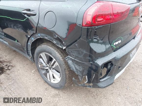 ✅ 2020 Kia Niro EX Premium • VIN: KNDCE3LC8L5429027 • Lot: 42310871. Listed on IAAI with 114,281 mi. Free auction sales archive from the USA and detailed vehicle history report at DreamBid. Image 6.