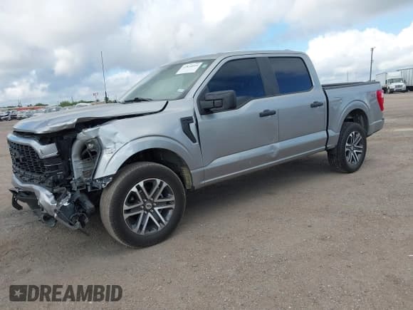 ✅ 2023 Ford F-150 XL • VIN: 1FTEW1EP4PKG17903 • Lot: 42816014. Wystawiony na IAAI z przebiegiem 18 377 mil. Bezpłatny archiwum sprzedaży aukcyjnych z USA i szczegółowy raport historii pojazdu na DreamBid. Zdjęcie 2.