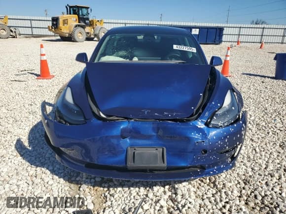 ✅ 2023 Tesla Model 3 • VIN: 5YJ3E1EA3PF492573 • Lot: 43227595. Wystawiony na Copart z przebiegiem Nie podano. Bezpłatny archiwum sprzedaży aukcyjnych z USA i szczegółowy raport historii pojazdu na DreamBid. Zdjęcie 5.