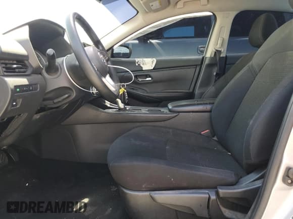 ✅ 2022 Nissan Sentra S • VIN: 3N1AB8BV1NY287984 • Lot: 59343555. Wystawiony na Copart z przebiegiem 65 422 mil. Bezpłatny archiwum sprzedaży aukcyjnych z USA i szczegółowy raport historii pojazdu na DreamBid. Zdjęcie 7.