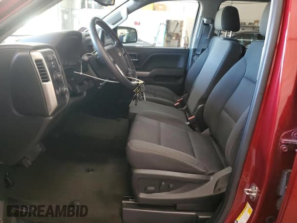 ✅ 2018 Chevrolet Silverado 1500 LT • VIN: 1GCVKREC3JZ190493 • Лот: 81804595. Опубликован ранее на Copart с пробегом 42 313 миль. Бесплатный доступ к архиву аукционных продаж из США и подробный отчёт об истории автомобиля на DreamBid. Изображение 7.