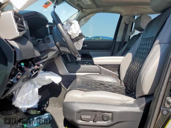 ✅ 2024 Toyota Tundra Limited Hybrid • VIN: 5TFWC5DB0RX072170 • Lot: 81003365. Wystawiony na Copart z przebiegiem Nie podano. Bezpłatny archiwum sprzedaży aukcyjnych z USA i szczegółowy raport historii pojazdu na DreamBid. Zdjęcie 7.