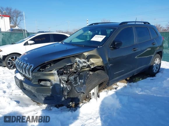 ✅ 2016 Jeep Cherokee Sport • VIN: 1C4PJMAB7GW119450 • Лот: 41245969. Опубликован ранее на IAAI с пробегом 86 947 миль. Бесплатный доступ к архиву аукционных продаж из США и подробный отчёт об истории автомобиля на DreamBid. Изображение 2.