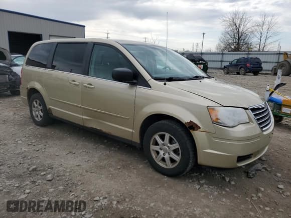 ✅ 2010 Chrysler Town & Country LX • VIN: 2A4RR2D16AR428913 • Lot: 54380445. Wystawiony na Copart z przebiegiem 85 378 mil. Bezpłatny archiwum sprzedaży aukcyjnych z USA i szczegółowy raport historii pojazdu na DreamBid. Zdjęcie 4.
