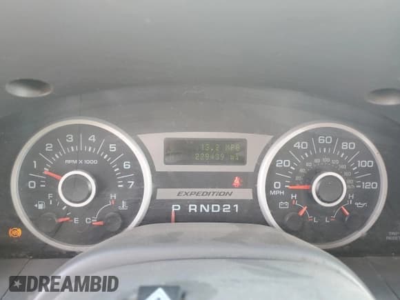 ✅ 2006 Ford Expedition Limited • VIN: 1FMPU205X6LA25095 • Лот: 71800605. Опубликован ранее на Copart с пробегом 229 439 миль. Бесплатный доступ к архиву аукционных продаж из США и подробный отчёт об истории автомобиля на DreamBid. Изображение 9.