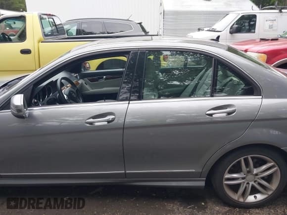 ✅ 2012 Mercedes-Benz C 300 Sport • VIN: WDDGF8BBXCR234727 • Lot: 42938979. Listed on IAAI with 116,991 mi. Free auction sales archive from the USA and detailed vehicle history report at DreamBid. Image 14.