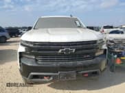 ✅ 2021 Chevrolet Silverado 1500 LT Trail Boss • VIN: 1GCPYFED7MZ279437 • Lot: 86627945. Wystawiony na Copart z przebiegiem 141 252 mil. Bezpłatny archiwum sprzedaży aukcyjnych z USA i szczegółowy raport historii pojazdu na DreamBid. Zdjęcie 5.