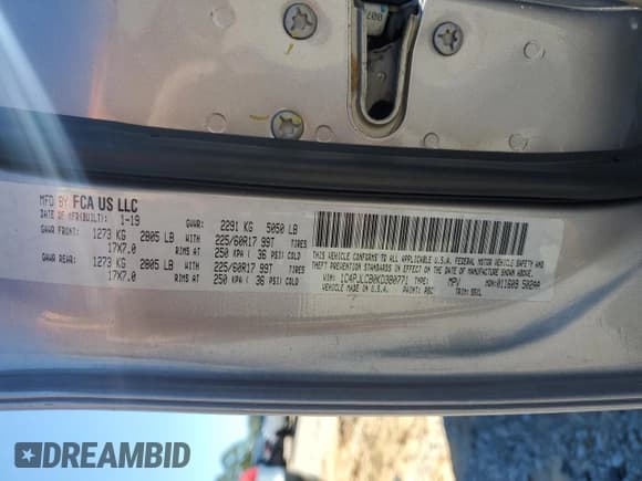 ✅ 2019 Jeep Cherokee Latitude • VIN: 1C4PJLCB0KD380771 • Lot: 90675315. Wystawiony na Copart z przebiegiem 160 125 mil. Bezpłatny archiwum sprzedaży aukcyjnych z USA i szczegółowy raport historii pojazdu na DreamBid. Zdjęcie 13.