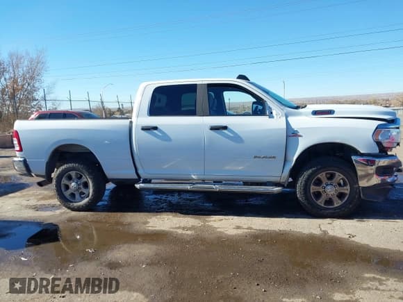 ✅ 2024 Ram 2500 Big Horn • VIN: 3C6UR5DL6RG310968 • Lot: 43894107. Listed on IAAI with 58,028 mi. Free auction sales archive from the USA and detailed vehicle history report at DreamBid. Image 13.