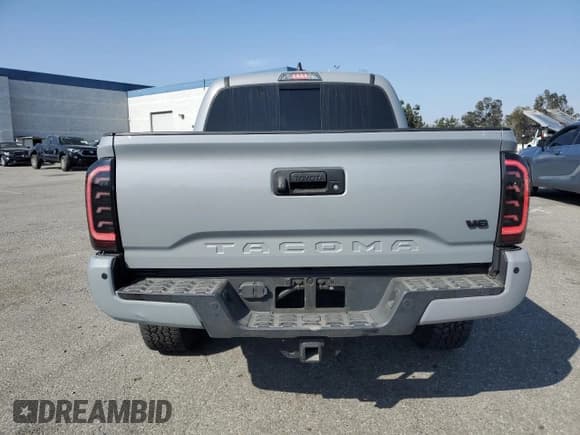 ✅ 2021 Toyota Tacoma SR5 • VIN: 5TFAZ5CN8MX117272 • Lot: 59094725. Wystawiony na Copart z przebiegiem 43 988 mil. Bezpłatny archiwum sprzedaży aukcyjnych z USA i szczegółowy raport historii pojazdu na DreamBid. Zdjęcie 6.