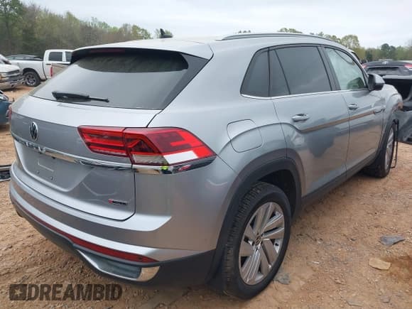 ✅ 2020 Volkswagen Atlas SE • VIN: 1V26C2CA5LC206661 • Lot: 41945822. Wystawiony na IAAI z przebiegiem 43 297 mil. Bezpłatny archiwum sprzedaży aukcyjnych z USA i szczegółowy raport historii pojazdu na DreamBid. Zdjęcie 4.