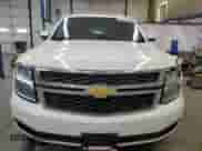 2018 Chevrolet Suburban LS z VIN 1GNSKGKC2JR188737, wystawiony jako Copart lot #42379025 z przebiegiem 159 815 mil mil oraz Szkoda całkowita • Salvage title. Historia ofert i sprzedaży dostępna na DreamBid. Obrazek 5.