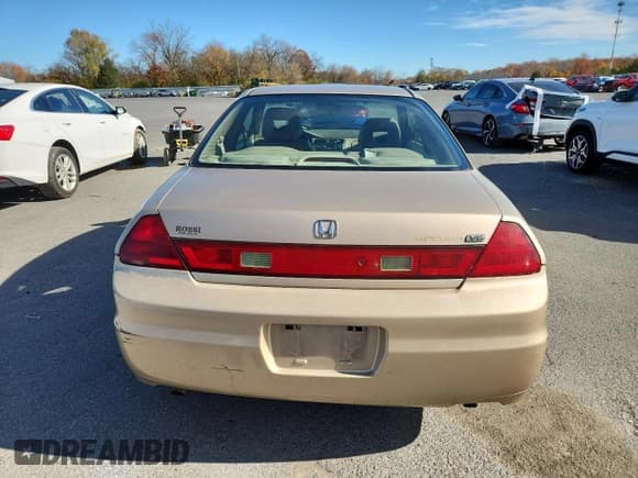 ✅ 2002 Honda Accord EX • VIN: 1HGCG22522A013487 • Lot: 91514925. Listed on Copart with 139,710 mi. Free auction sales archive from the USA and detailed vehicle history report at DreamBid. Image 6.