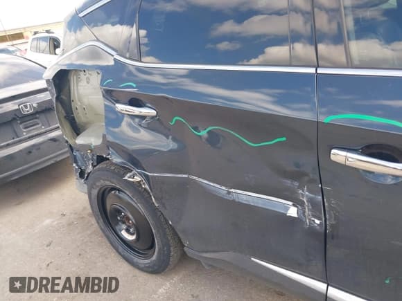 ✅ 2017 Nissan Murano Platinum • VIN: 5N1AZ2MG1HN188356 • Lot: 41494490. Listed on IAAI with 71,200 mi. Free auction sales archive from the USA and detailed vehicle history report at DreamBid. Image 6.