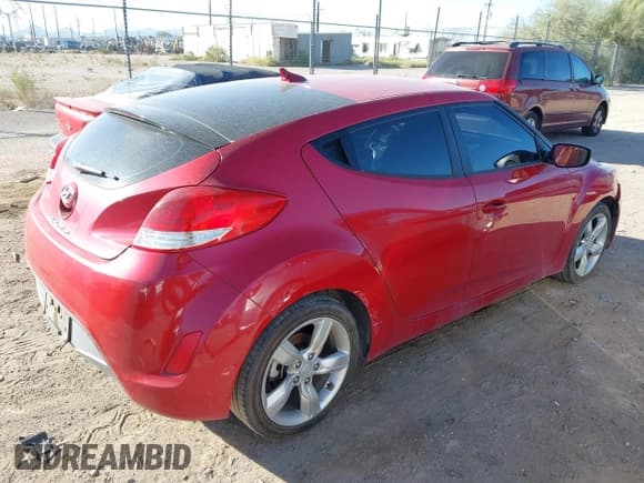 ✅ 2014 Hyundai Veloster • VIN: KMHTC6AD8EU190120 • Lot: 43533713. Wystawiony na IAAI z przebiegiem 98 893 mil. Bezpłatny archiwum sprzedaży aukcyjnych z USA i szczegółowy raport historii pojazdu na DreamBid. Zdjęcie 4.