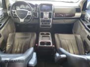 ✅ 2010 Chrysler Town & Country Touring Plus • VIN: 2A4RR8D18AR456960 • Lot: 84434365. Wystawiony na Copart z przebiegiem 171 736 mil. Bezpłatny archiwum sprzedaży aukcyjnych z USA i szczegółowy raport historii pojazdu na DreamBid. Zdjęcie 8.