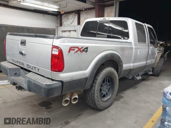 ✅ 2016 Ford F-250 Lariat • VIN: 1FT7W2BT5GEB85921 • Lot: 43264309. Listed on IAAI with 105,355 mi. Free auction sales archive from the USA and detailed vehicle history report at DreamBid. Image 4.