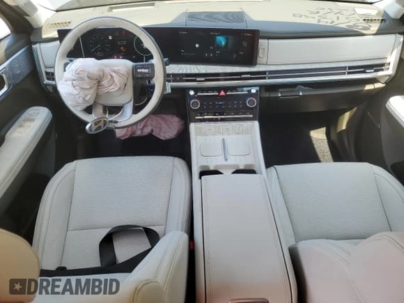 ✅ 2025 Hyundai Santa Fe Calligraphy • VIN: 5NMP5DGL3SH127190 • Lot: 69976555. Listed on Copart with 149 mi. Free auction sales archive from the USA and detailed vehicle history report at DreamBid. Image 8.