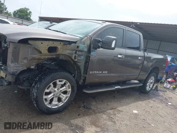 ✅ 2017 Nissan Titan SV • VIN: 1N6AA1F21HN551632 • Lot: 42756675. Listed on IAAI with 60,664 mi. Free auction sales archive from the USA and detailed vehicle history report at DreamBid. Image 12.