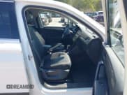 ✅ 2022 Volkswagen Tiguan SE • VIN: 3VV2B7AX2NM096940 • Lot: 42850064. Wystawiony na IAAI z przebiegiem 52 304 mil. Bezpłatny archiwum sprzedaży aukcyjnych z USA i szczegółowy raport historii pojazdu na DreamBid. Zdjęcie 5.