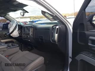 ✅ 2017 Chevrolet Silverado 1500 LT • VIN: 1GCVKREH3HZ375648 • Lot: 43584035. Wystawiony na IAAI z przebiegiem 68 146 mil. Bezpłatny archiwum sprzedaży aukcyjnych z USA i szczegółowy raport historii pojazdu na DreamBid. Zdjęcie 5.