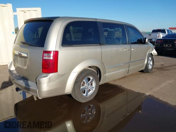 ✅ 2008 Dodge Grand Caravan SXT • VIN: 1D8HN54P48B136240 • Лот: 43348731. Опубликован ранее на IAAI с пробегом 143 410 миль. Бесплатный доступ к архиву аукционных продаж из США и подробный отчёт об истории автомобиля на DreamBid. Изображение 4.