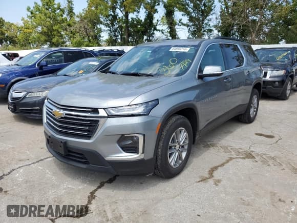 ✅ 2023 Chevrolet Traverse LT Cloth • VIN: 1GNEVGKW2PJ156747 • Lot: 64856214. Wystawiony na Copart z przebiegiem 24 025 mil. Bezpłatny archiwum sprzedaży aukcyjnych z USA i szczegółowy raport historii pojazdu na DreamBid. Zdjęcie 1.