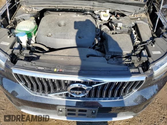 ✅ 2022 Volvo XC40 Inscription • VIN: YV4162UL3N2776778 • Lot: 42428435. Wystawiony na Copart z przebiegiem 8 449 mil. Bezpłatny archiwum sprzedaży aukcyjnych z USA i szczegółowy raport historii pojazdu na DreamBid. Zdjęcie 12.