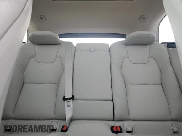 ✅ 2024 Volvo XC60 Plus Dark Theme • VIN: YV4L12RL8R1836422 • Лот: 93724035. Опубликован ранее на Copart с пробегом 40 871 миль. Бесплатный доступ к архиву аукционных продаж из США и подробный отчёт об истории автомобиля на DreamBid. Изображение 10.