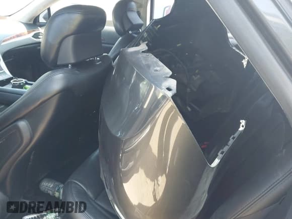 ✅ 2016 Lincoln MKZ • VIN: 3LN6L2J99GR620975 • Lot: 42927131. Wystawiony na IAAI z przebiegiem 137 681 mil. Bezpłatny archiwum sprzedaży aukcyjnych z USA i szczegółowy raport historii pojazdu na DreamBid. Zdjęcie 12.