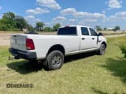 ✅ 2018 Ram 2500 Tradesman • VIN: 3C6UR5HLXJG364742 • Lot: 67128655. Wystawiony na Copart z przebiegiem 281 488 mil. Bezpłatny archiwum sprzedaży aukcyjnych z USA i szczegółowy raport historii pojazdu na DreamBid. Zdjęcie 4.