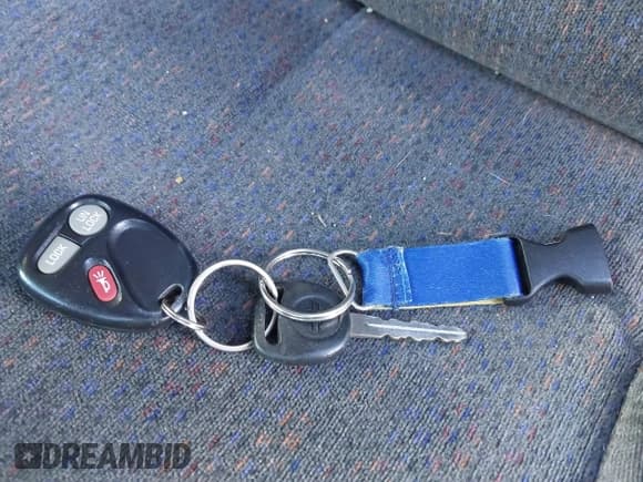 ✅ 2001 Chevrolet Silverado 2500HD LS • VIN: 1GCHK29U81E192996 • Лот: 43303691. Опубликован ранее на IAAI с пробегом 215 663 миль. Бесплатный доступ к архиву аукционных продаж из США и подробный отчёт об истории автомобиля на DreamBid. Изображение 11.