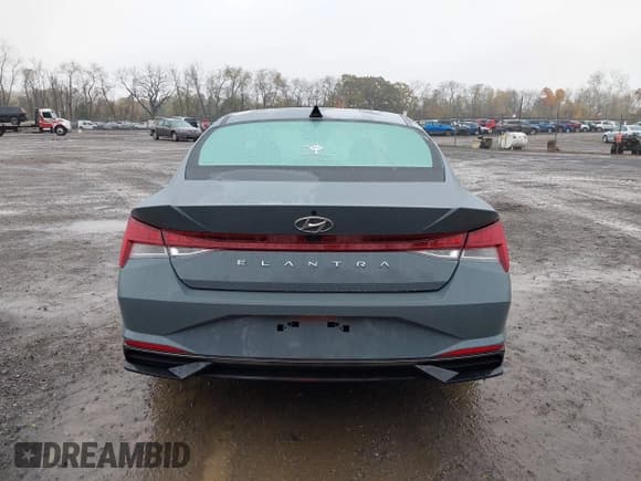 ✅ 2022 Hyundai Elantra SEL • VIN: KMHLN4AG4NU339597 • Lot: 43586652. Listed on IAAI with 27,361 mi. Free auction sales archive from the USA and detailed vehicle history report at DreamBid. Image 16.