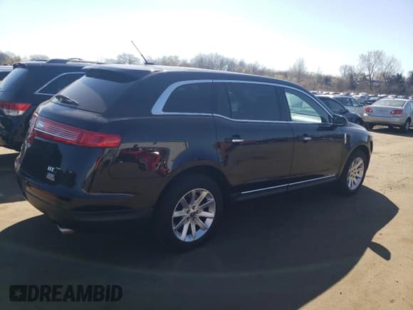 ✅ 2019 Lincoln MKT • VIN: 2LMHJ5NK0KBL02980 • Лот: 53423215. Опубликован ранее на Copart с пробегом 191 835 миль. Бесплатный доступ к архиву аукционных продаж из США и подробный отчёт об истории автомобиля на DreamBid. Изображение 3.