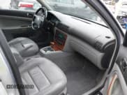 ✅ 2003 Volkswagen Passat GLX • VIN: WVWYH63B73E070842 • Lot: 42272467. Wystawiony na IAAI z przebiegiem 147 851 mil. Bezpłatny archiwum sprzedaży aukcyjnych z USA i szczegółowy raport historii pojazdu na DreamBid. Zdjęcie 5.