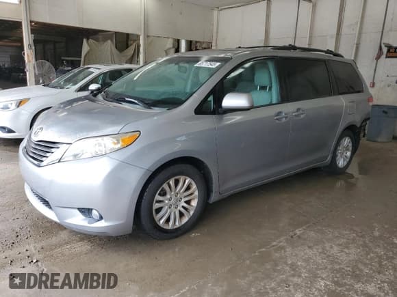✅ 2013 Toyota Sienna Limited • VIN: 5TDYK3DCXDS402646 • Lot: 85717545. Listed on Copart with 108,749 mi. Free auction sales archive from the USA and detailed vehicle history report at DreamBid. Image 1.