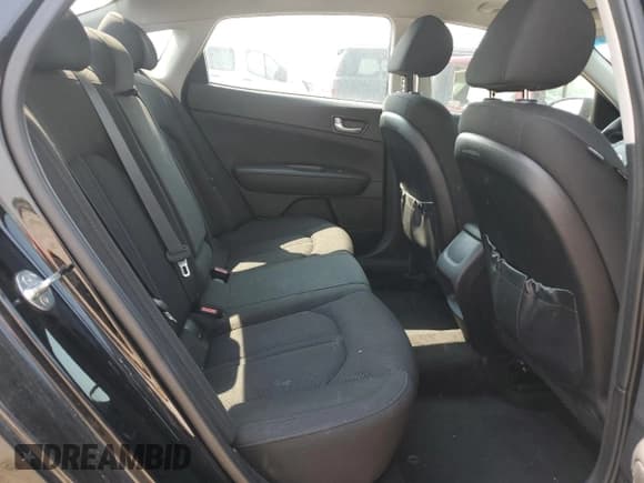 ✅ 2018 Kia Optima S • VIN: 5XXGT4L35JG256959 • Lot: 60494495. Listed on Copart with 111,572 mi. Free auction sales archive from the USA and detailed vehicle history report at DreamBid. Image 10.