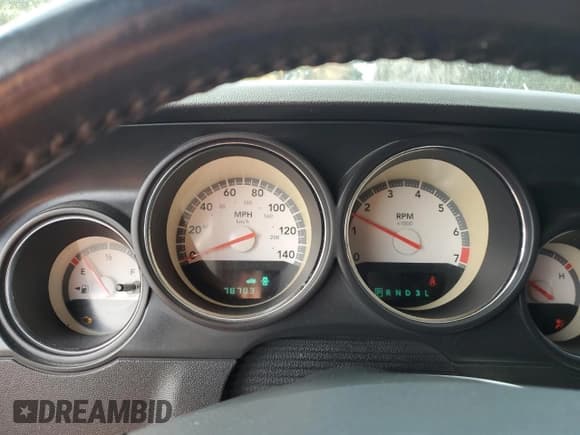 ✅ 2009 Dodge Challenger SE • VIN: 2B3LJ44V89H522084 • Lot: 78682254. Wystawiony na Copart z przebiegiem 78 783 mil. Bezpłatny archiwum sprzedaży aukcyjnych z USA i szczegółowy raport historii pojazdu na DreamBid. Zdjęcie 9.