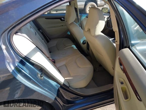 ✅ 2006 Volvo S60 2.5L Turbo • VIN: YV1RS592X62543608 • Lot: 43493308. Wystawiony na IAAI z przebiegiem 185 918 mil. Bezpłatny archiwum sprzedaży aukcyjnych z USA i szczegółowy raport historii pojazdu na DreamBid. Zdjęcie 8.