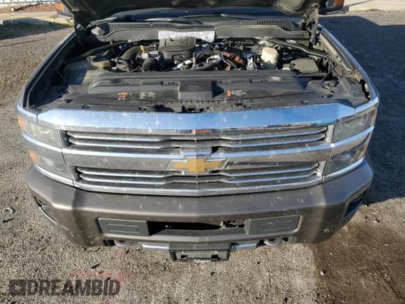 ✅ 2015 Chevrolet Silverado 2500HD High Country • VIN: 1GC1KXE82FF501435 • Lot: 91741215. Wystawiony na Copart z przebiegiem 296 636 mil. Bezpłatny archiwum sprzedaży aukcyjnych z USA i szczegółowy raport historii pojazdu na DreamBid. Zdjęcie 11.